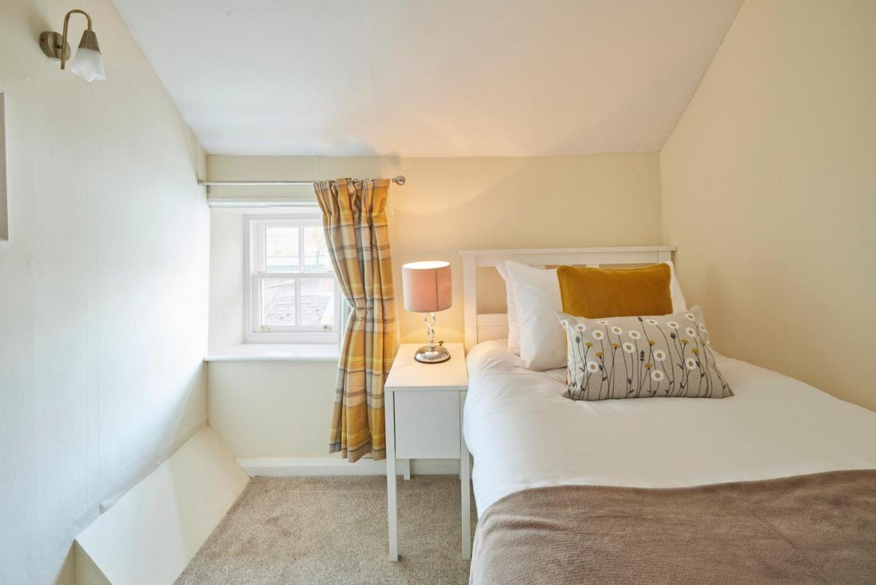 Host & Stay - Honey Cottage Hinderwell Екстер'єр фото