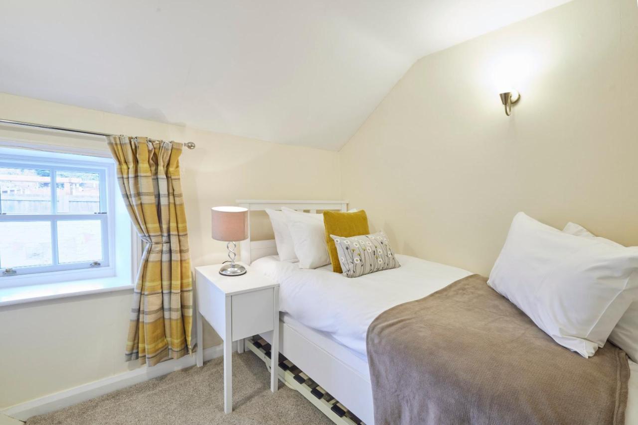 Host & Stay - Honey Cottage Hinderwell Екстер'єр фото